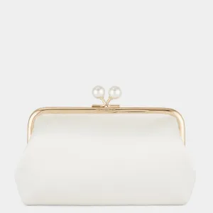 Maud Pearls Clutch